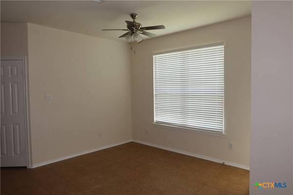 5206 Golden Gate DR, Killeen, TX 76549