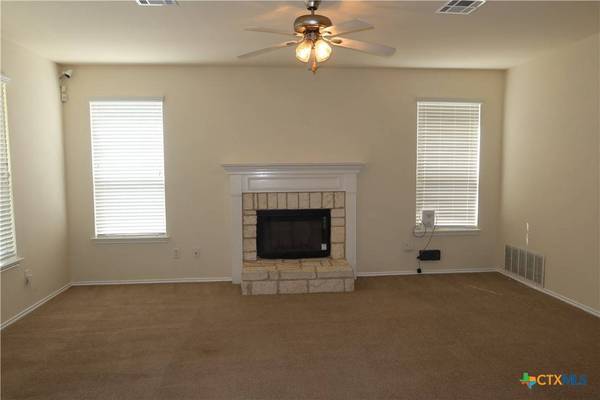 5206 Golden Gate DR, Killeen, TX 76549