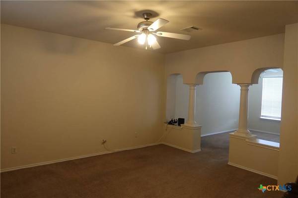 5206 Golden Gate DR, Killeen, TX 76549