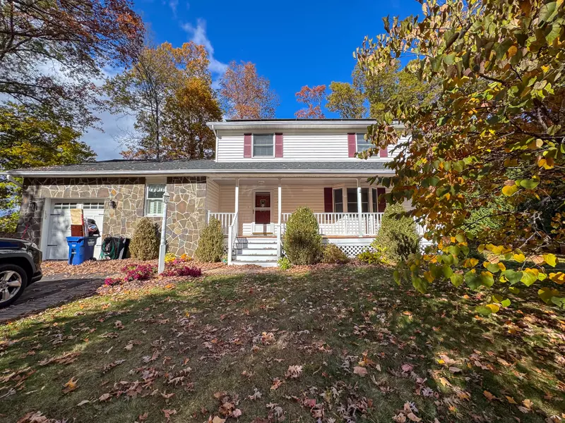 6 Somers Dr, Rhinebeck, NY 12572-1725