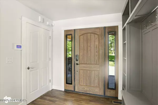 5100 W Lakeside DR, Wasilla, AK 99654