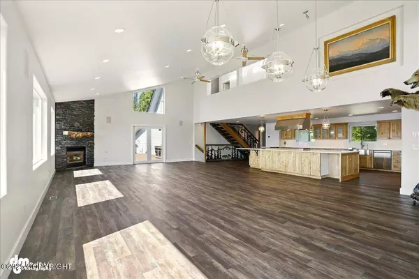 5100 W Lakeside DR, Wasilla, AK 99654