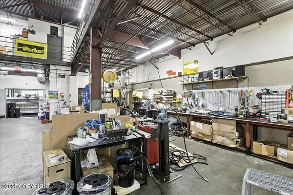 1716 N Post RD, Anchorage, AK 99501