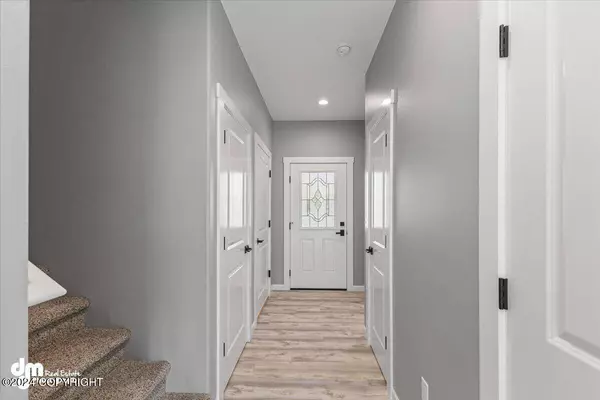 550 W Galway DR #1, Wasilla, AK 99654