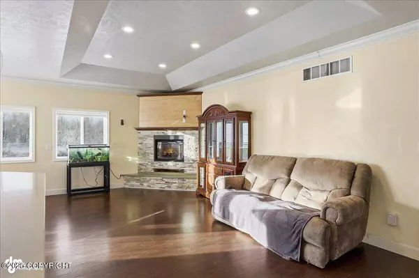 488 W Goldenwood ST, Wasilla, AK 99654