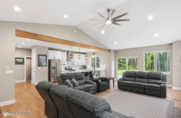 1381 N Meadow Lakes LOOP, Wasilla, AK 99623
