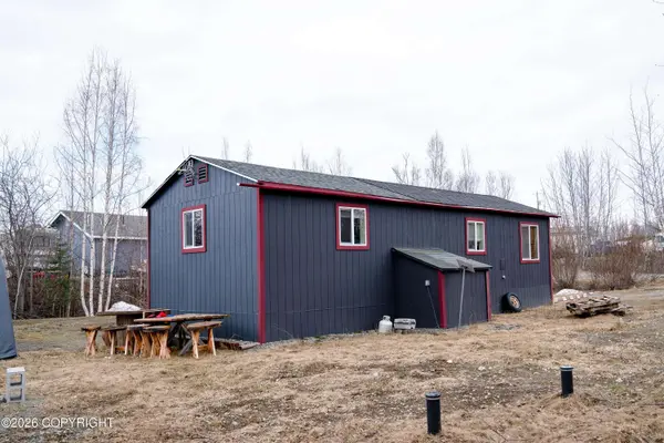 15730 W Hess LN, Wasilla, AK 99652