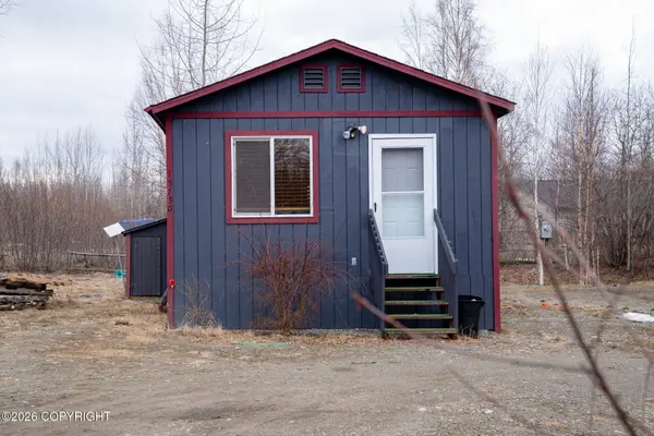 15730 W Hess LN, Wasilla, AK 99652