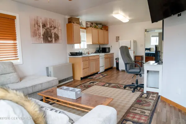 15730 W Hess LN, Wasilla, AK 99652