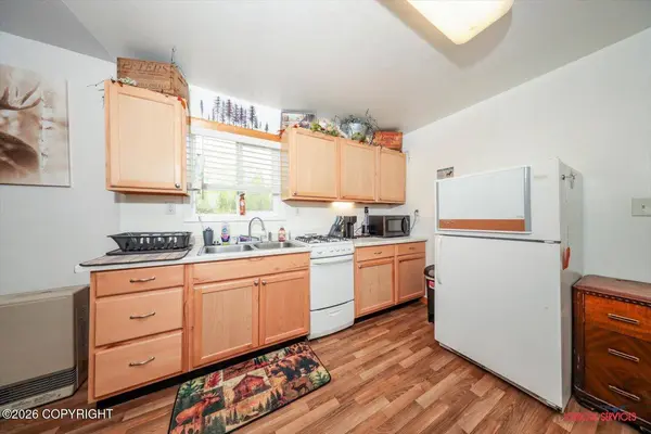 15730 W Hess LN, Wasilla, AK 99652