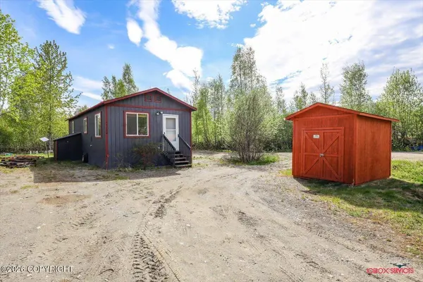 15730 W Hess LN, Wasilla, AK 99652