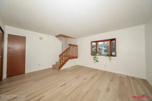 6141 Gross DR, Anchorage, AK 99507