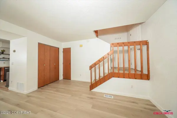 6141 Gross DR, Anchorage, AK 99507