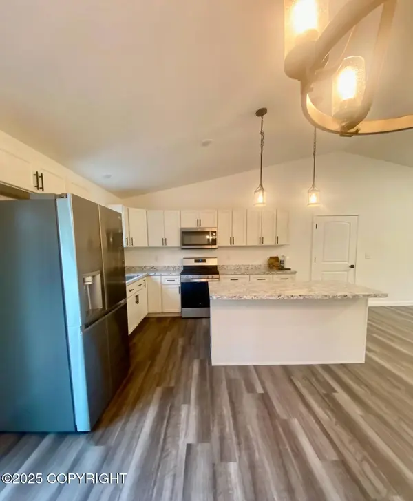 7100 W Bruns DR, Wasilla, AK 99623