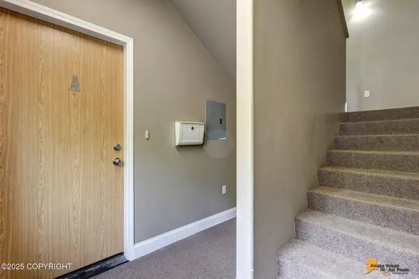3360 N Bonnie Jim LN, Wasilla, AK 99654