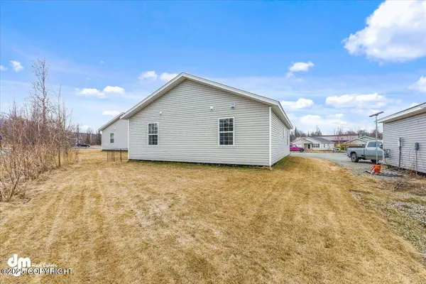 8260 E Snowy Pass CIR, Wasilla, AK 99654