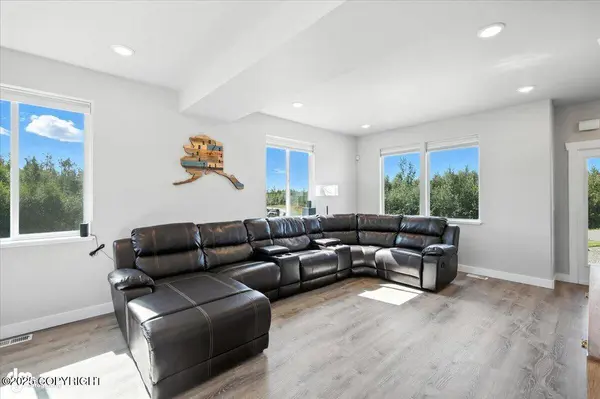 3975 S Solitude CIR, Wasilla, AK 99654
