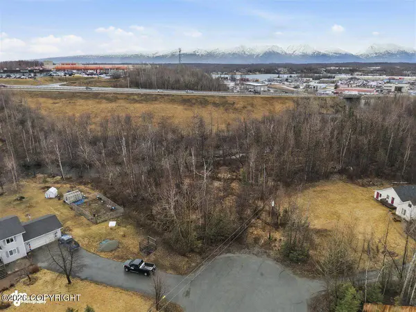 900 Woodcrest CIR, Wasilla, AK 99654