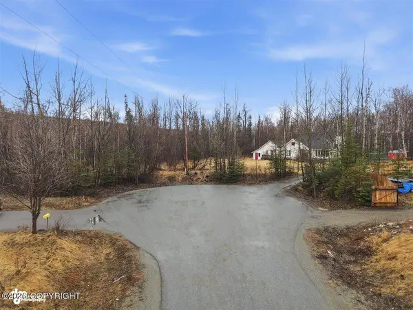 900 Woodcrest CIR, Wasilla, AK 99654