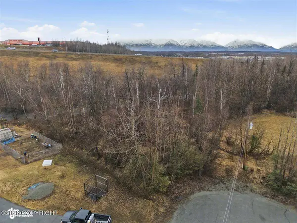 900 Woodcrest CIR, Wasilla, AK 99654