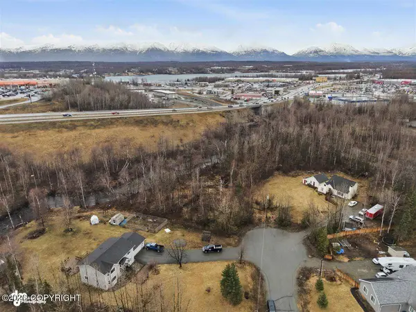 900 Woodcrest CIR, Wasilla, AK 99654