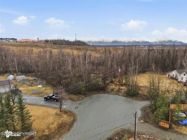 900 Woodcrest CIR, Wasilla, AK 99654