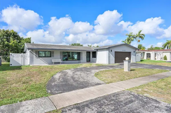 10950 NW 16th Ct, Pembroke Pines, FL 33026