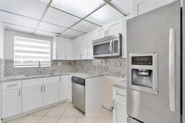 9369 Fontainebleau Blvd #J225, Miami, FL 33172
