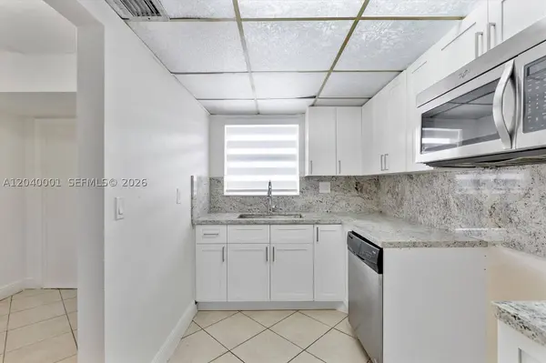 9369 Fontainebleau Blvd #J225, Miami, FL 33172