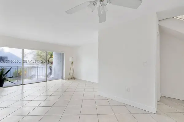 9369 Fontainebleau Blvd #J225, Miami, FL 33172