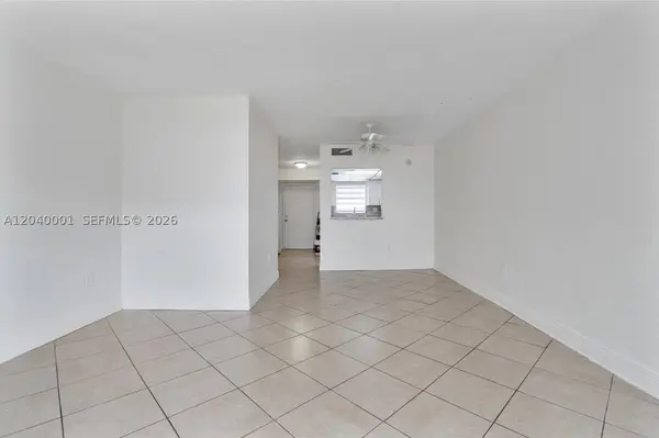 9369 Fontainebleau Blvd #J225, Miami, FL 33172