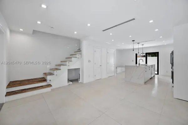 6667 Miller Dr #14, South Miami, FL 33155