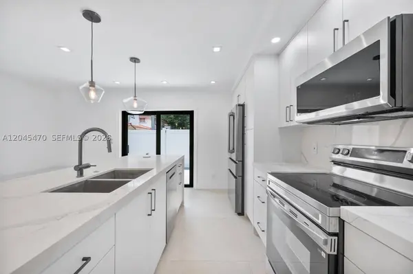 6667 Miller Dr #14, South Miami, FL 33155