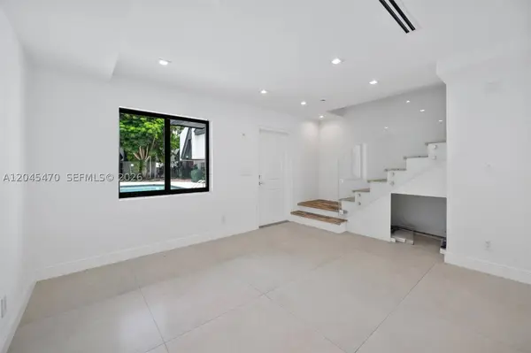 6667 Miller Dr #14, South Miami, FL 33155