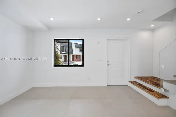 6667 Miller Dr #14, South Miami, FL 33155