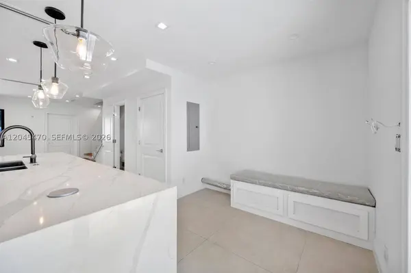 6667 Miller Dr #14, South Miami, FL 33155