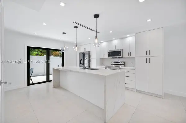 6667 Miller Dr #14, South Miami, FL 33155
