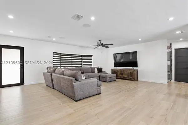 10950 NW 16th Ct, Pembroke Pines, FL 33026
