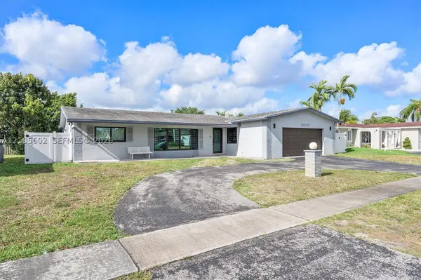 10950 NW 16th Ct, Pembroke Pines, FL 33026