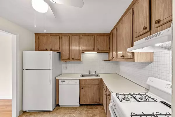 215 Massachusetts Ave #19, Arlington, MA 02474