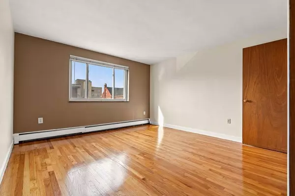 215 Massachusetts Ave #19, Arlington, MA 02474