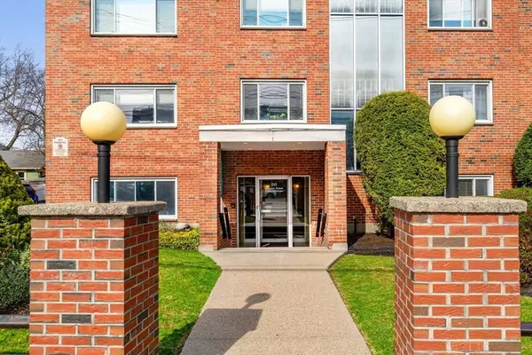 215 Massachusetts Ave #19, Arlington, MA 02474