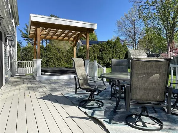 497 Wood Ln, North Andover, MA 01845