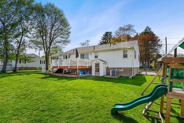 9 Will Sawyer St, Peabody, MA 01960