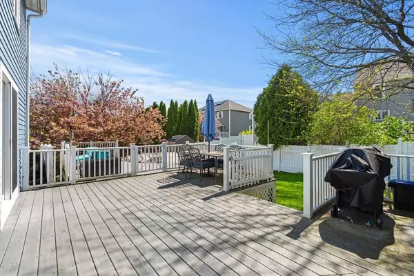 34 Clementi Ln, Methuen, MA 01844