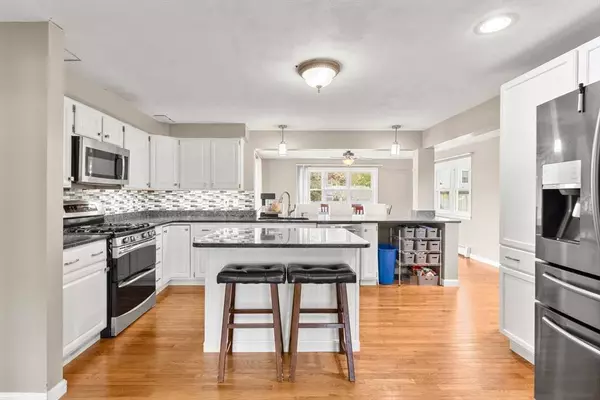 34 Clementi Ln, Methuen, MA 01844