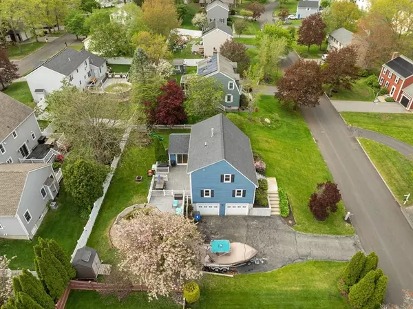 34 Clementi Ln, Methuen, MA 01844