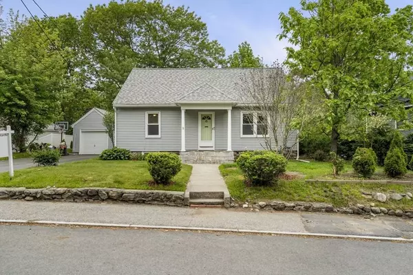 5 Walker Ave, Andover, MA 01810