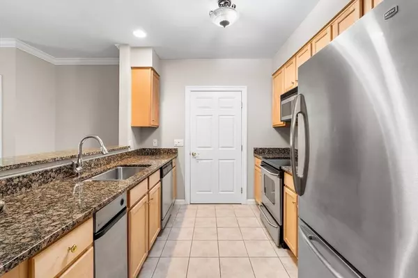 180 Chickering Rd #110C, North Andover, MA 01845