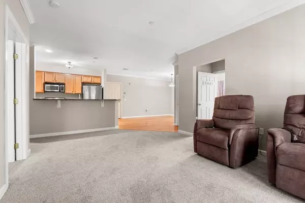 180 Chickering Rd #110C, North Andover, MA 01845